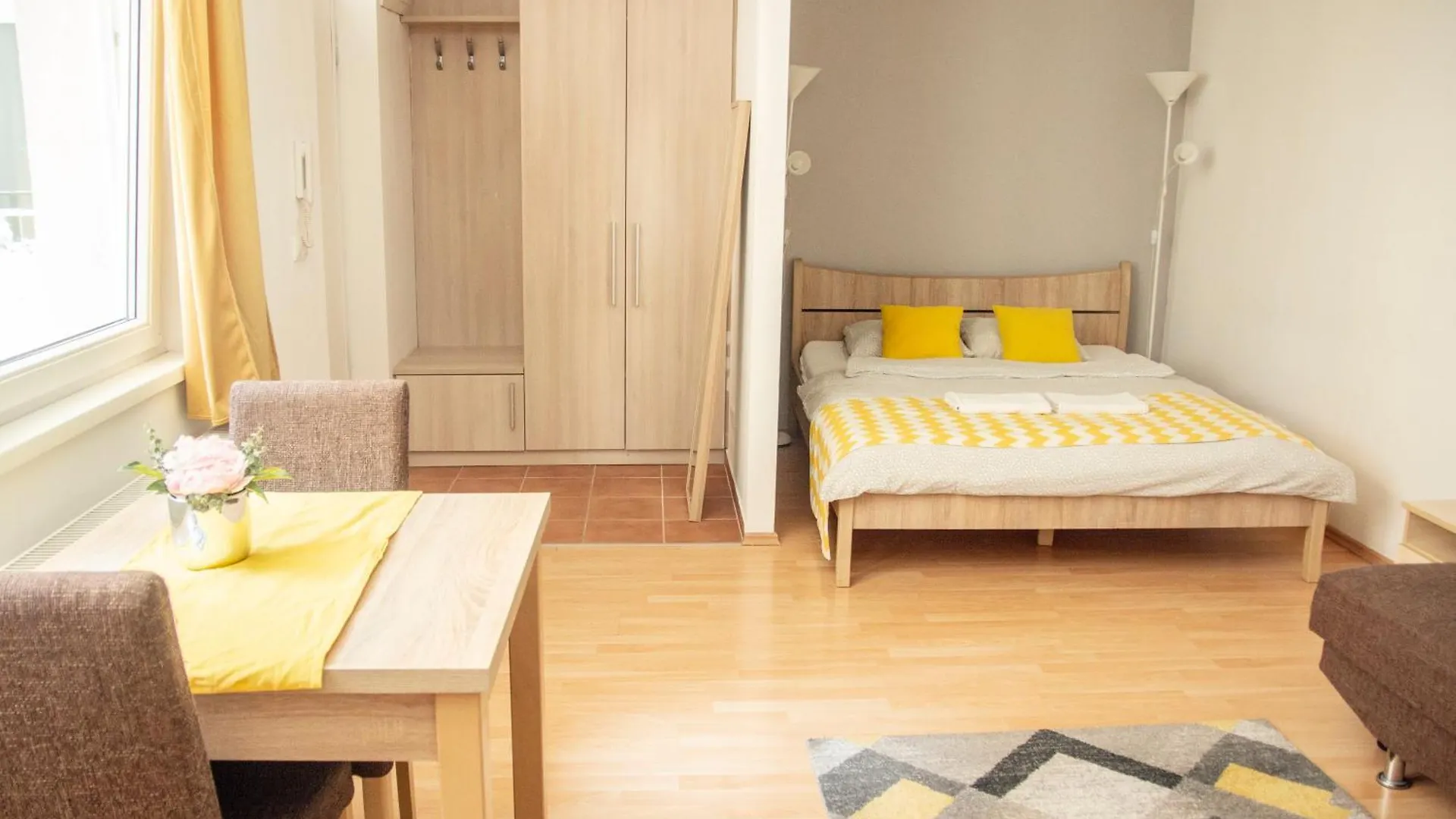Keleti-Garay Apartmanhotel 0*, Boedapest